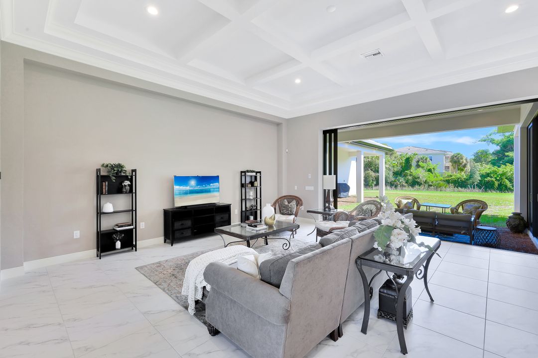 9188 The Ln, Naples, FL 34109