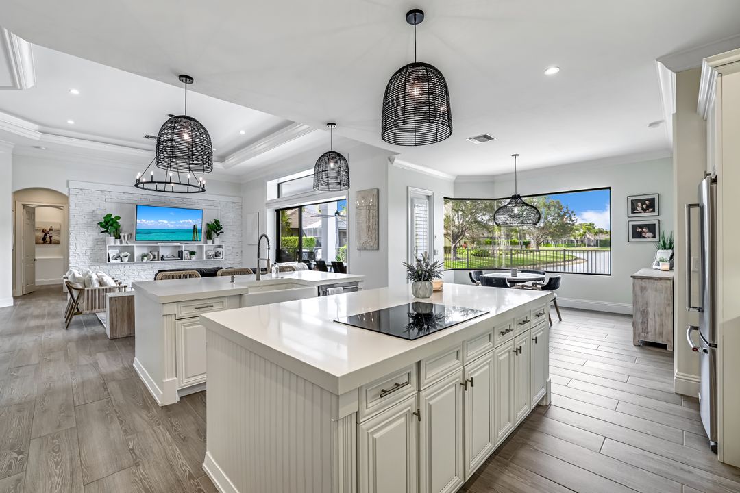 9809 Rocky Bank Dr, Naples, FL 34109