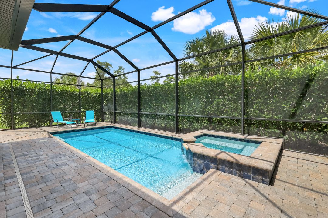 9368 Night Heron Ln, Naples, FL 34120