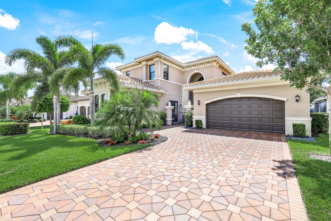 4679 Azalea Dr, Naples, FL 34119