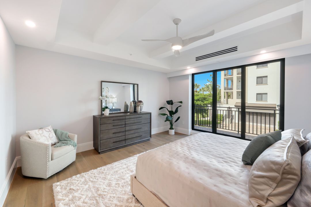 1130 3rd Ave S #207, Naples, FL 34102
