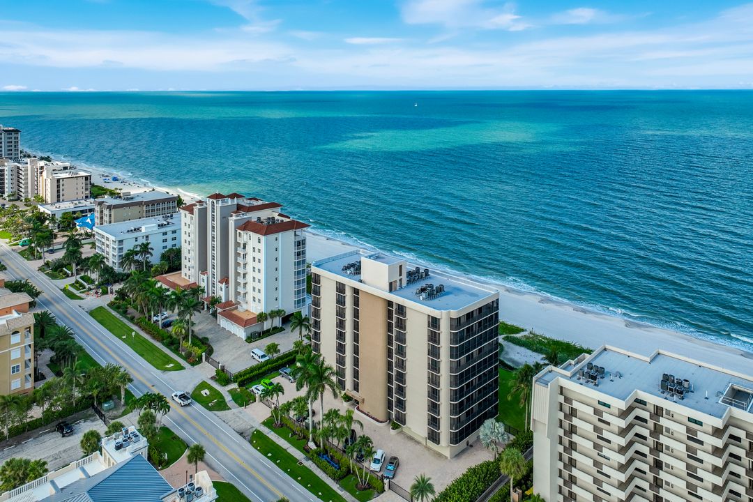9653 Gulf Shore Dr #303, Naples, FL 34108
