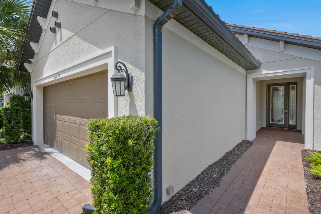11720 Canal Grande Dr, Fort Myers, FL 33913
