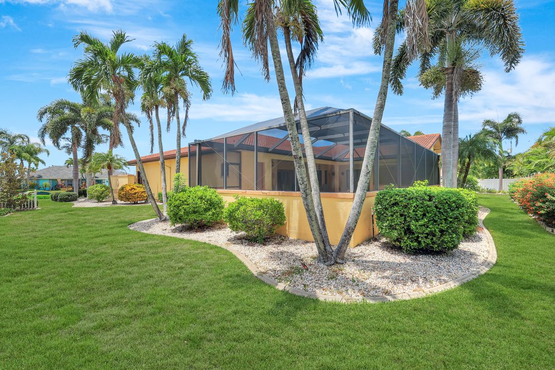619 SE 18th Terrace, Cape Coral, FL 33990