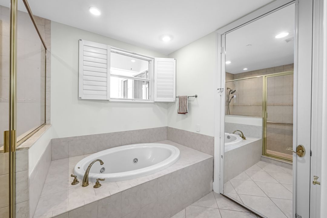 510 Avellino Isles Cir #2202, Naples, FL 34119