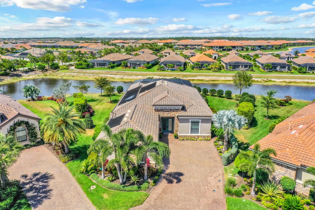 9287 Rialto Ln, Naples, FL 34119