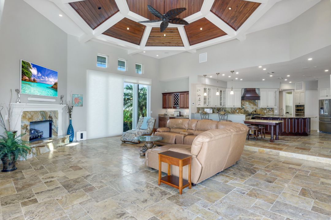 1658 McIlvaine Ct, Marco Island, FL 34145