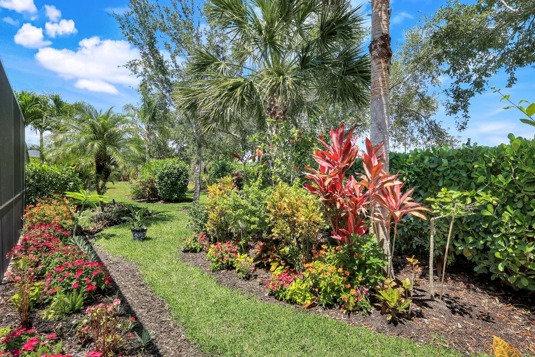 9578 Coquina Cir, Naples, FL 34120