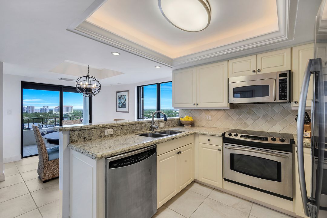 4451 Gulf Shore Blvd N #1605, Naples, FL 34103