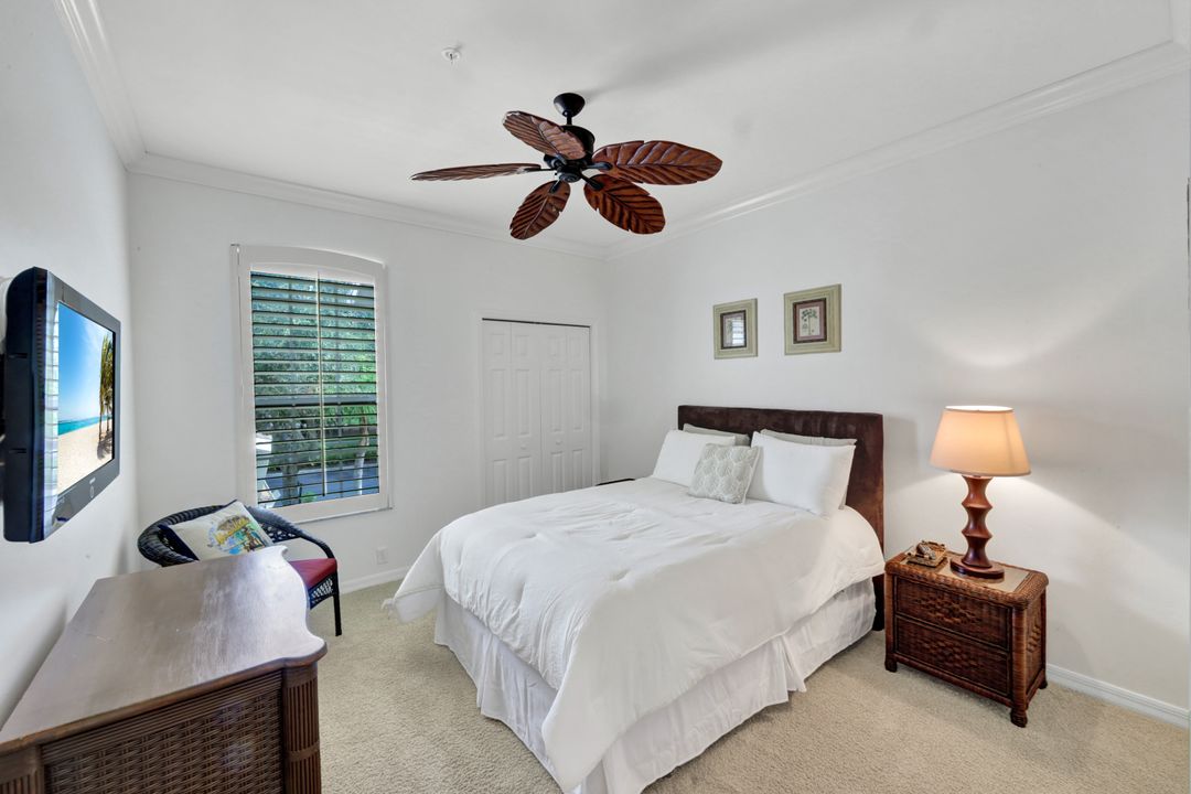 8275 Danbury Blvd #203, Naples, FL 34120