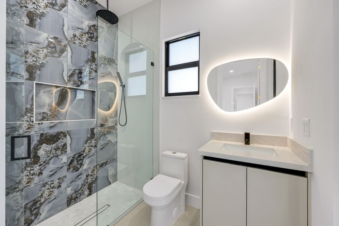 141 SE 21st St, Cape Coral, FL 33990