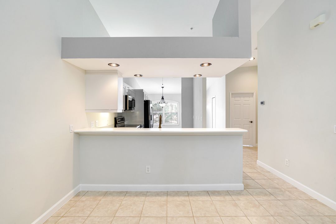 2055 Cascades Dr #4, Naples, FL 34112