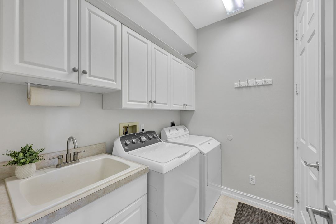 636 102nd Ave N, Naples, FL 34108, Naples, FL 34108