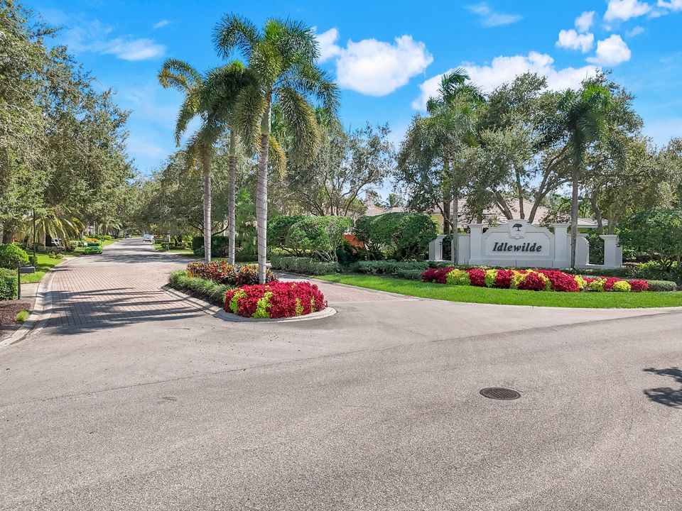 10005 Idle Pine Ln, Estero, FL 34135
