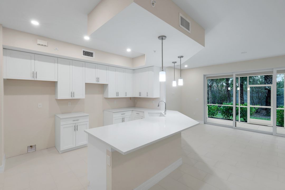 280 Antilles Wy E #101, Naples, FL 34112