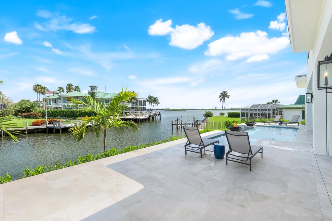 960 Iris Ct, Marco Island, FL 34145