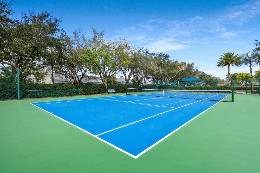 8301 Laurel Lakes Way, Naples, FL 34119