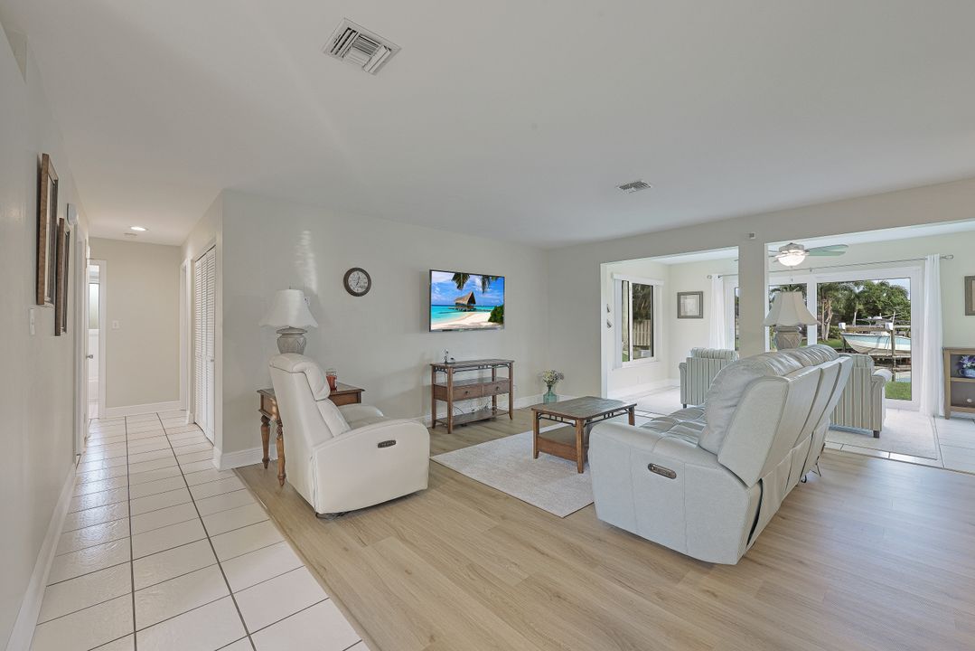 1751 Lakeview Blvd, North Fort Myers, FL 33903