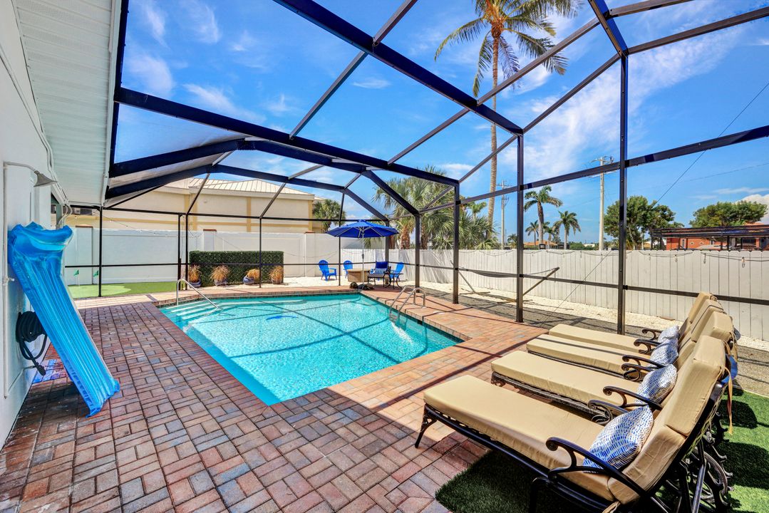318 Castaways St, Marco Island, FL 34145
