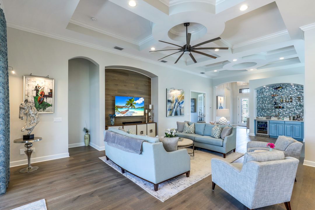 9287 Rialto Ln, Naples, FL 34119