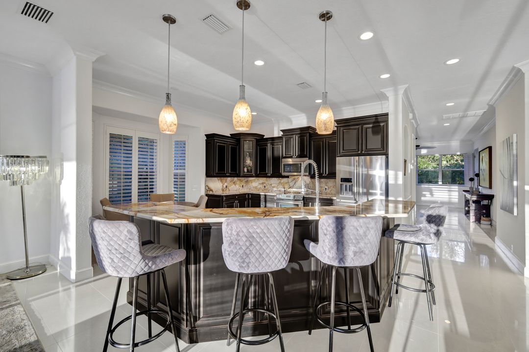 3220 Hamlet Dr #4, Naples, FL 34105