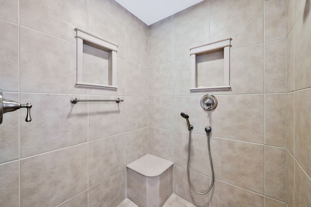 625 95th Ave N, Naples, FL 34108