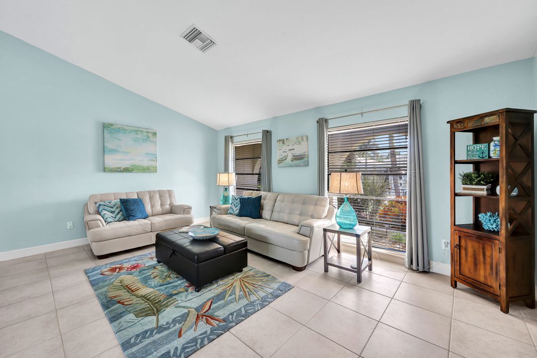 568 Elk Cir, Marco Island, FL 34145