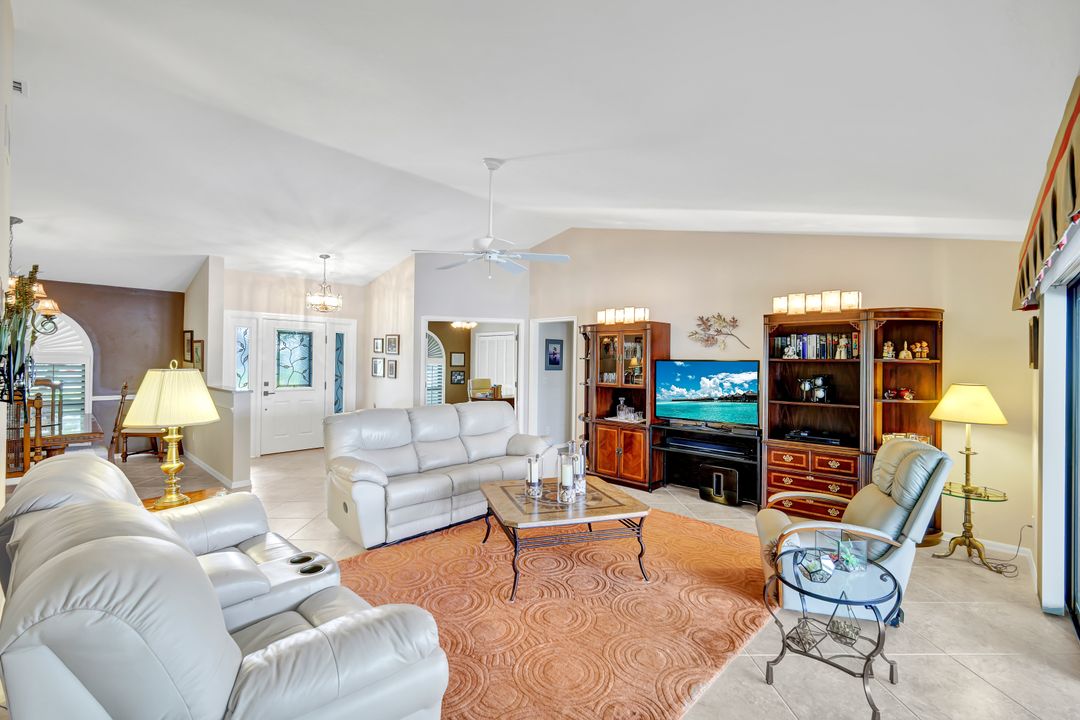 9534 Campbell Cir, Naples, FL 34109