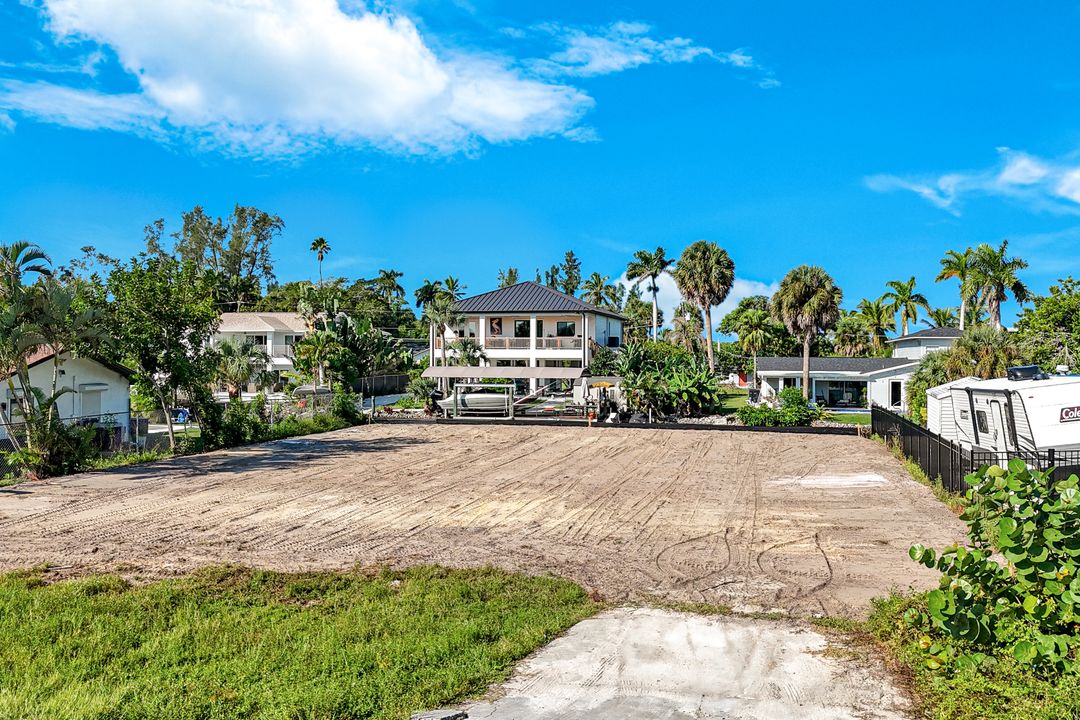 27281 Buccaneer Dr, Bonita Springs, FL 34135