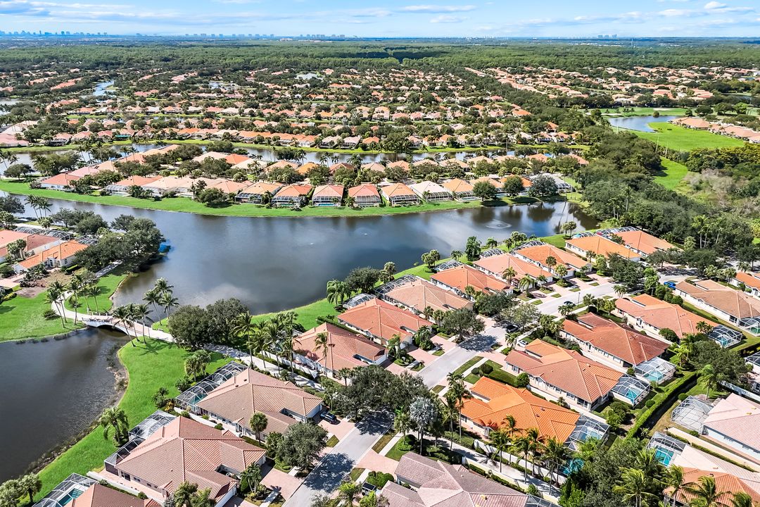 4251 Redonda Ln, Naples, FL 34119