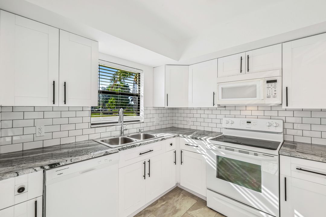 2208 Iris Way, Fort Myers, FL 33905