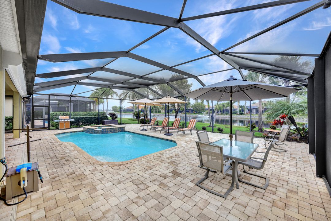 9111 Graphite Cir, Naples, FL 34120