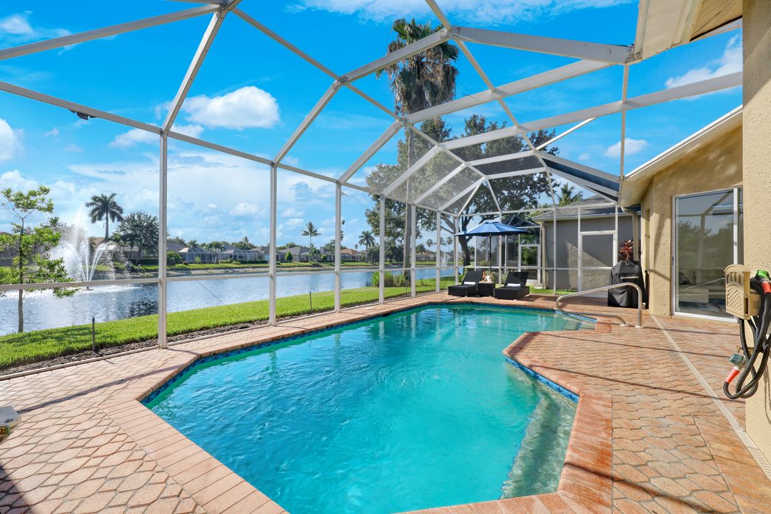 8700 Ibis Cove Cir, Naples, FL 34119