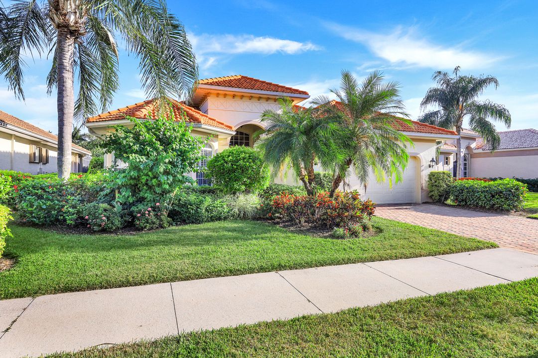 6948 Amen Corner Ct, Naples, FL 34113