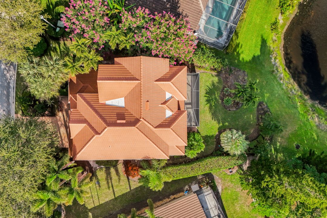 6777 Southern Oak Ct, Naples, FL 34109