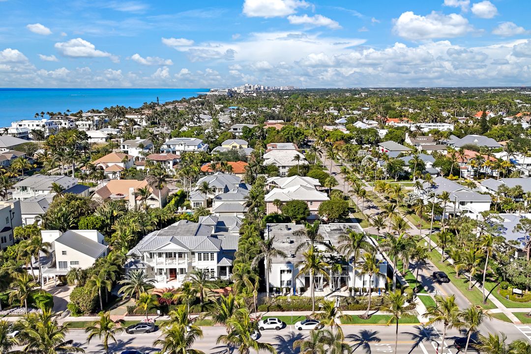 175 5th Ave S #107, Naples, FL 34102