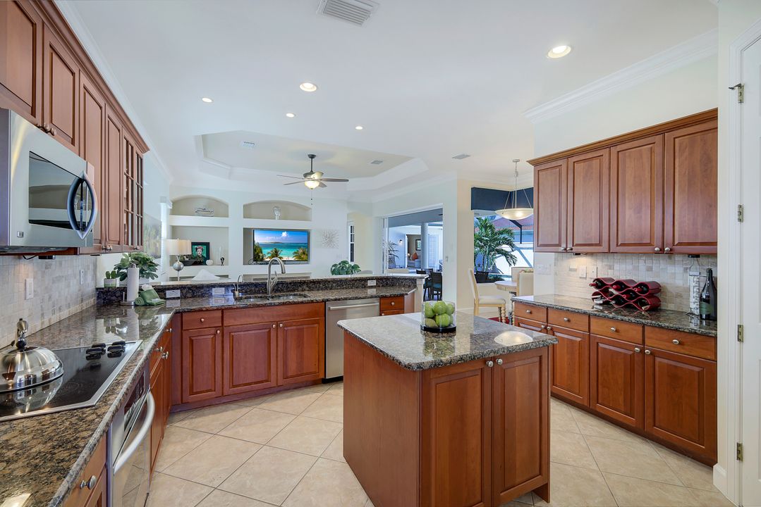 15835 Delasol Ln, Naples, FL 34110