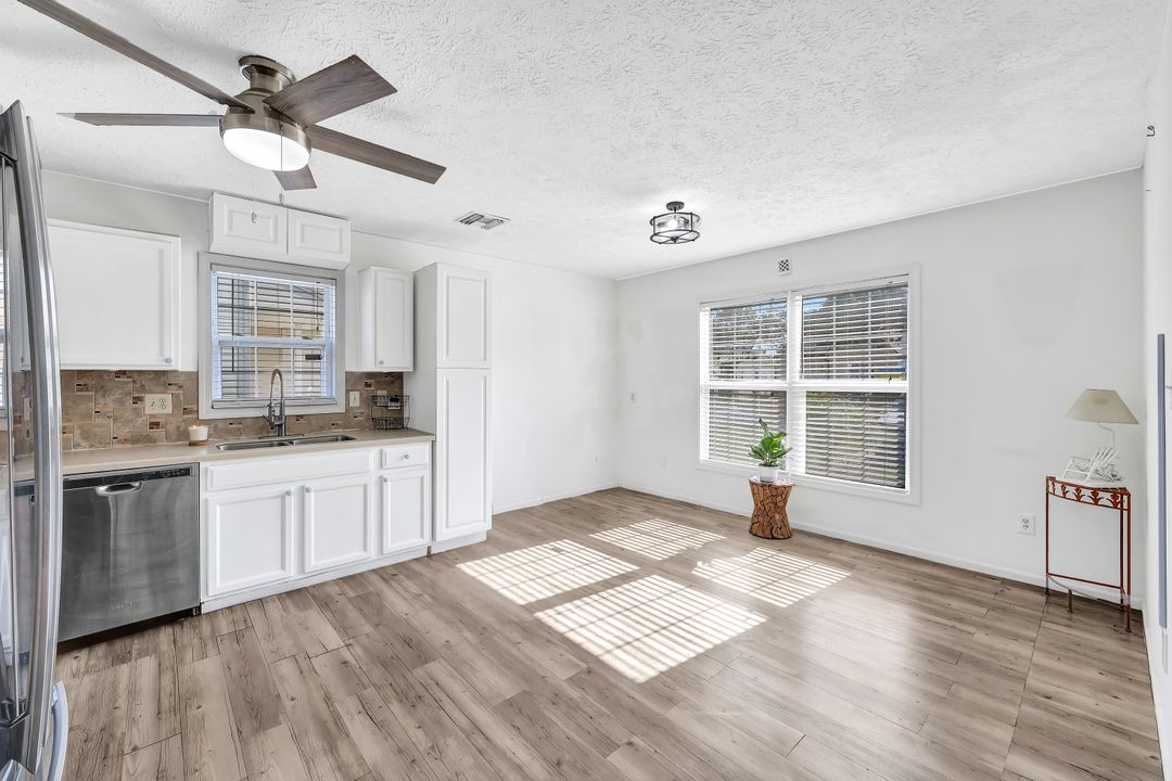 279 Leawood Cir, Naples, FL 34104