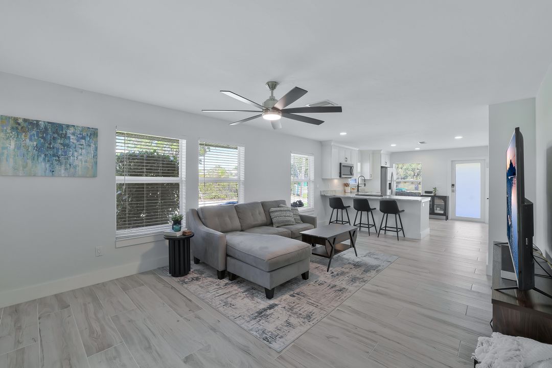 2710 Arbutus St, Naples, FL 34112