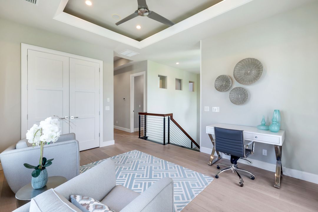875 Wedge Dr, Naples, FL 34103