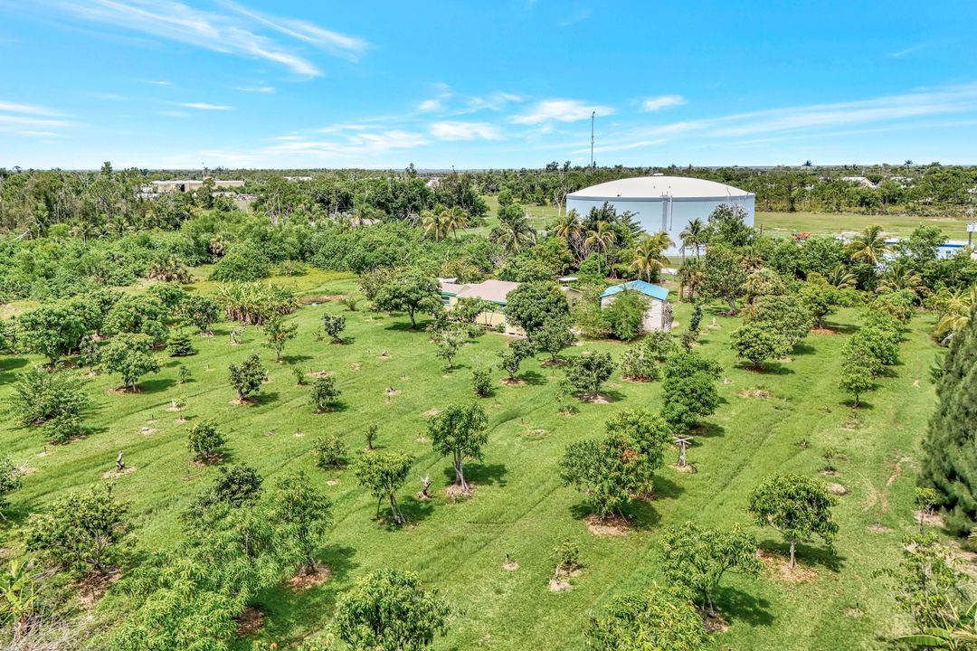 10464 Betsy Pkwy, Saint James City, FL 33956