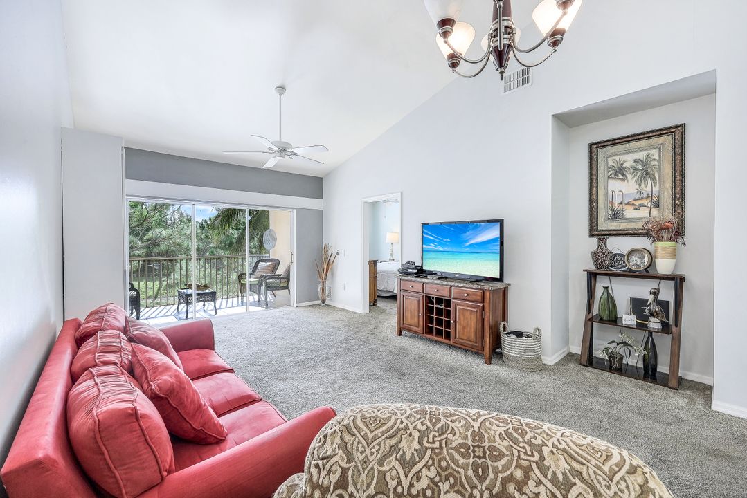 432 Valerie Way #202, Naples, FL 34104