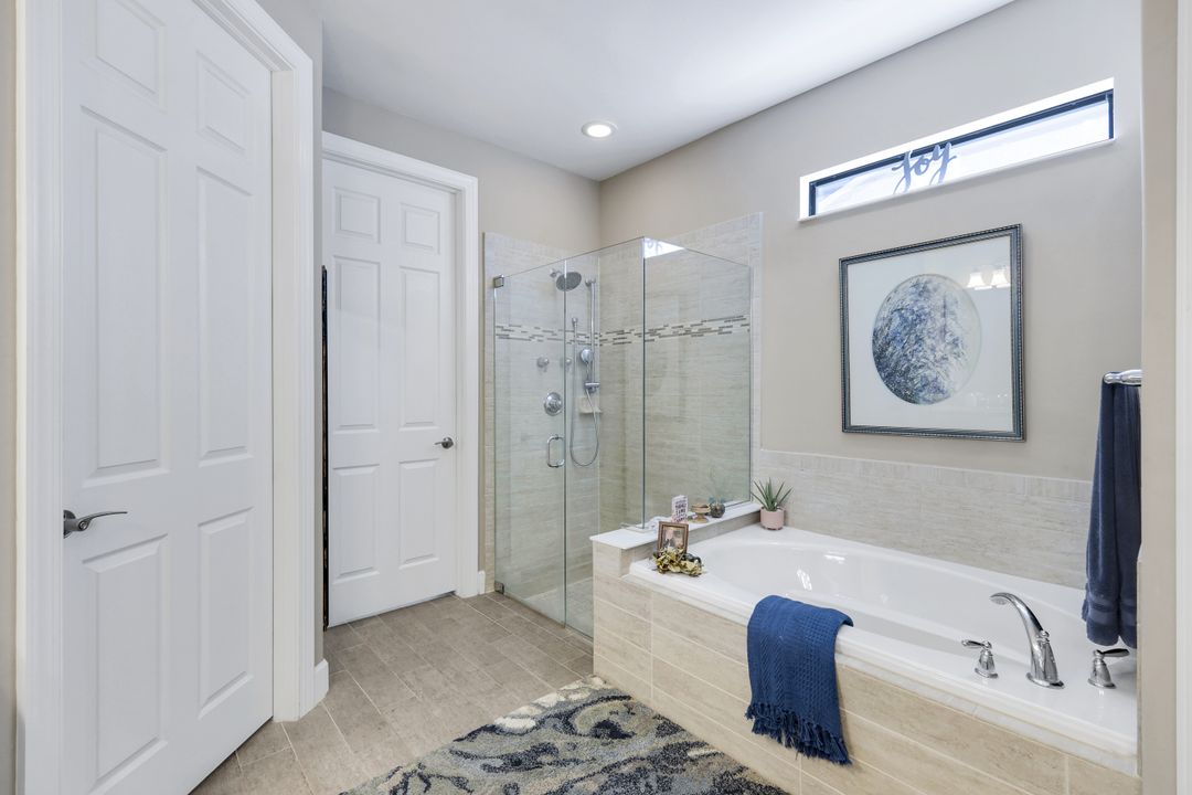 16345 Camden Lakes Cir, Naples, FL 34110