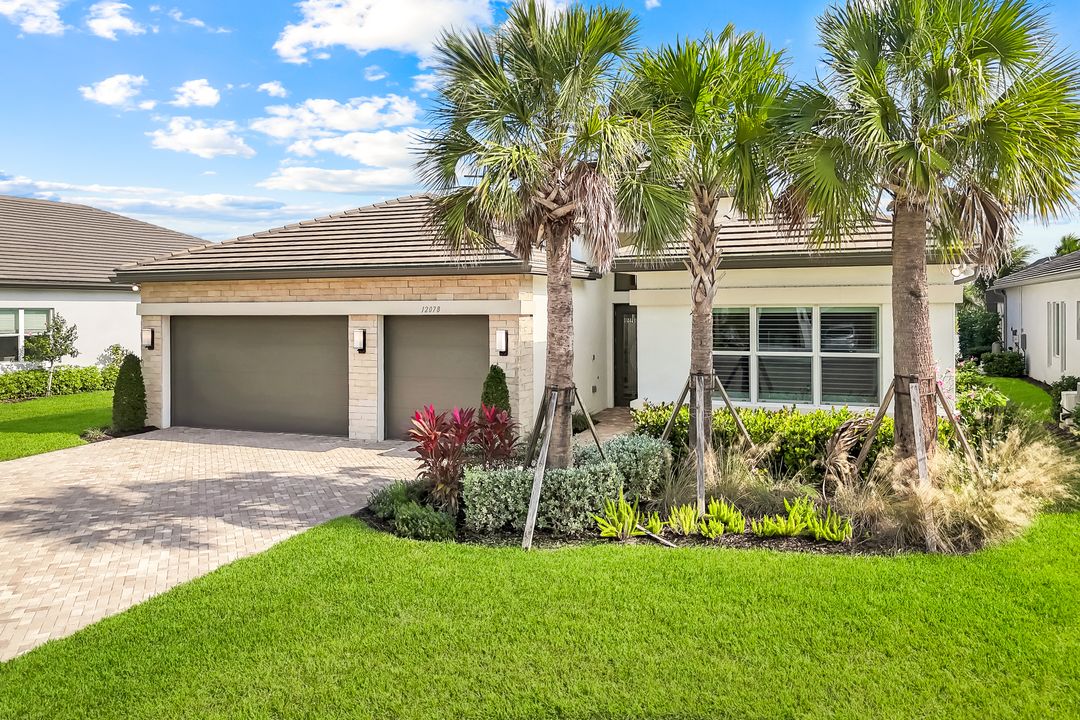 12078 Mimosa St, Naples, FL 34120