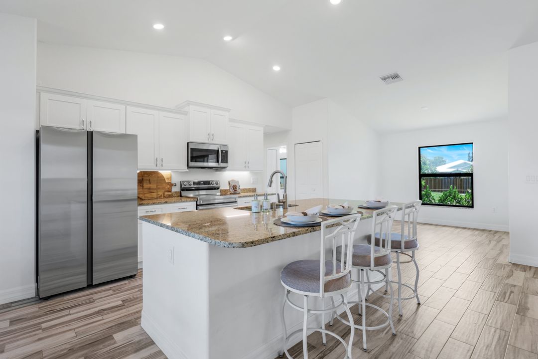 18209 Hawthorne Rd, Fort Myers, FL 33967