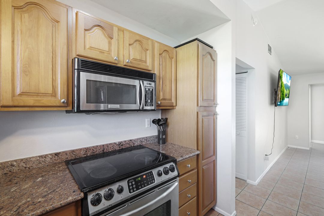 1319 SW 9th Ct, Cape Coral, FL 33991