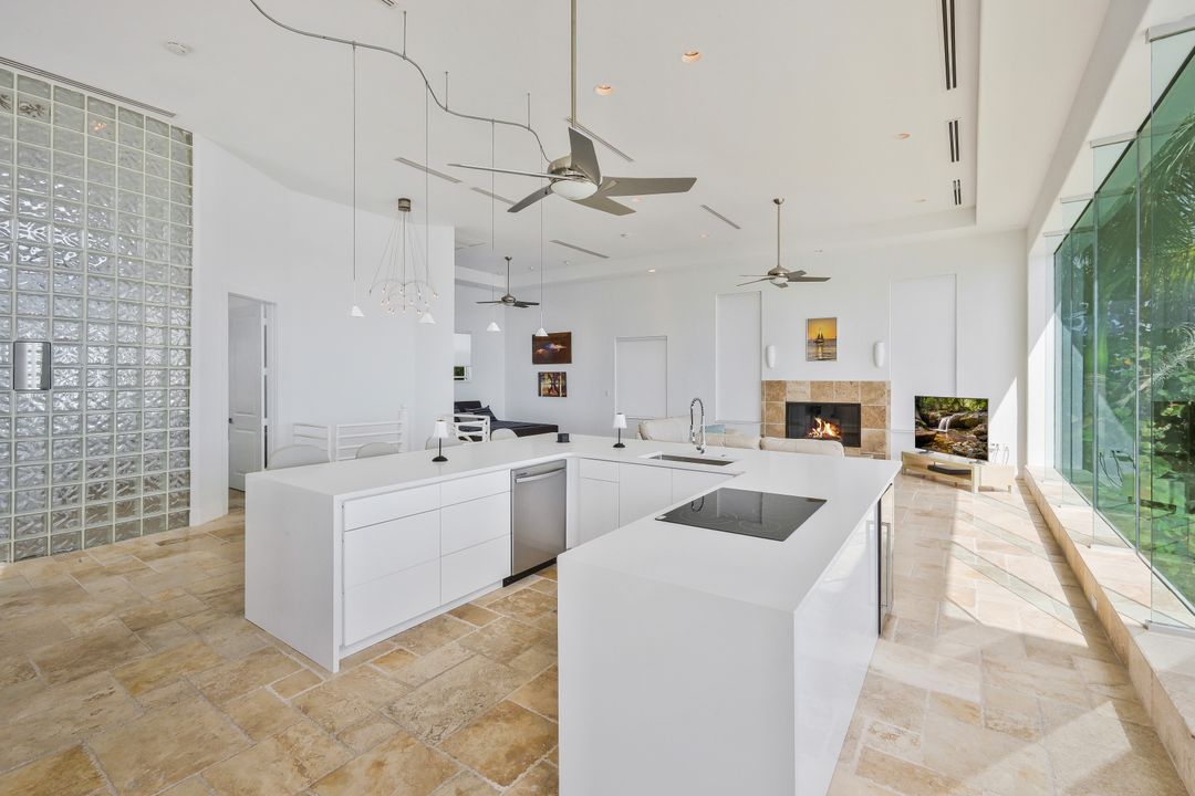 2302 SE 28th St, Cape Coral, FL 33904