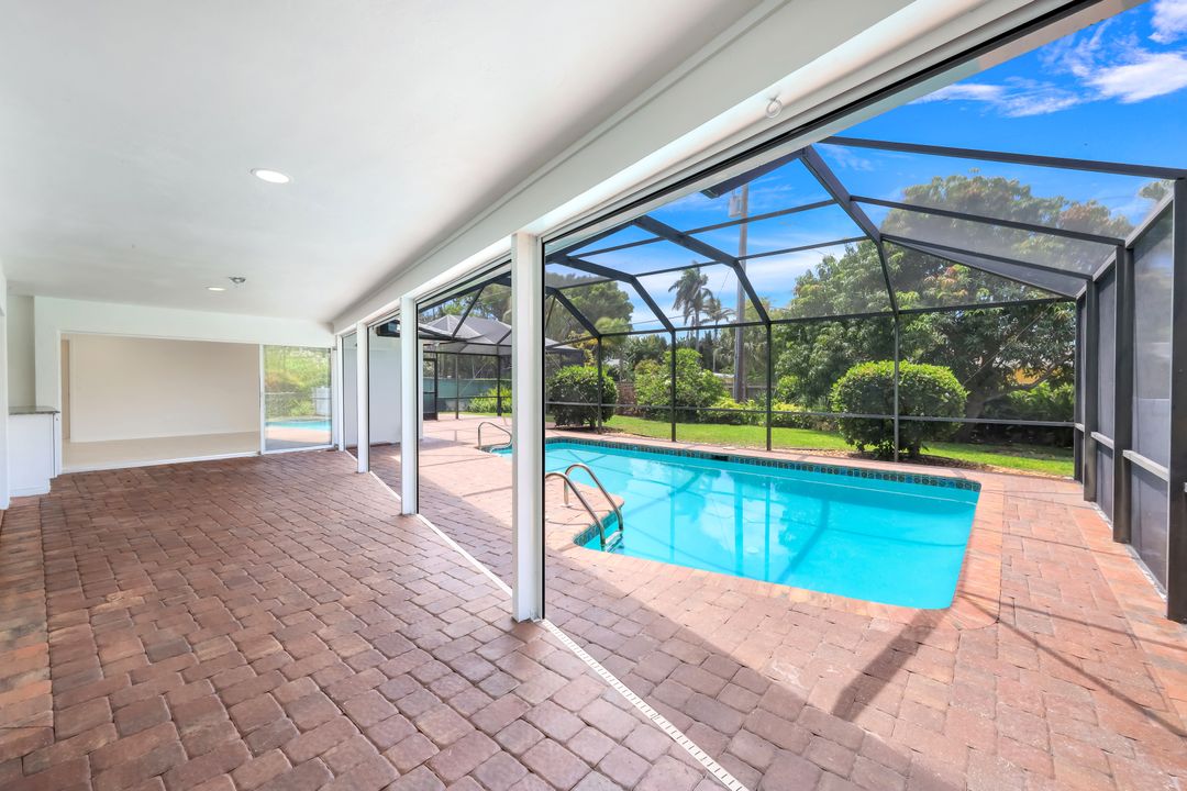 750 Southern Pines Dr, Naples, FL 34103