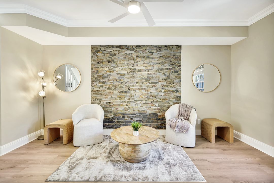 6210 Towncenter Cir, Naples, FL 34119