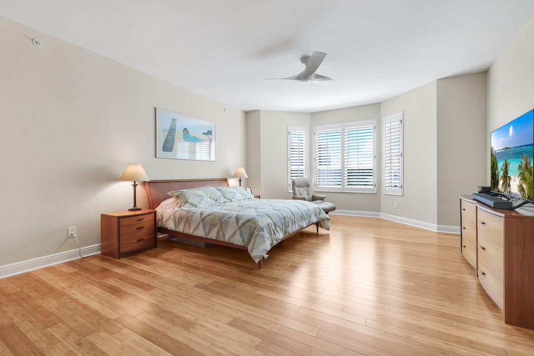 285 Grande Way #401, Naples, FL 34110